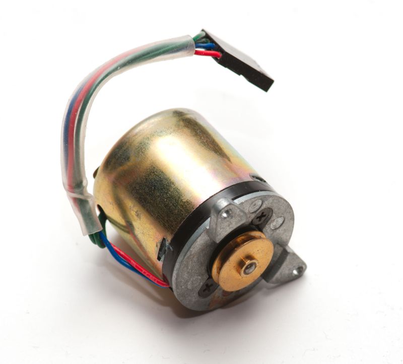 TOKYO MICRO DC-Motor 1...2,5V mit Riemenscheibe