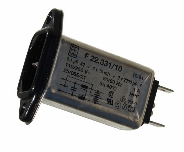 Entstörfilter mit integriertem Kaltgeräte-Einbaustecker